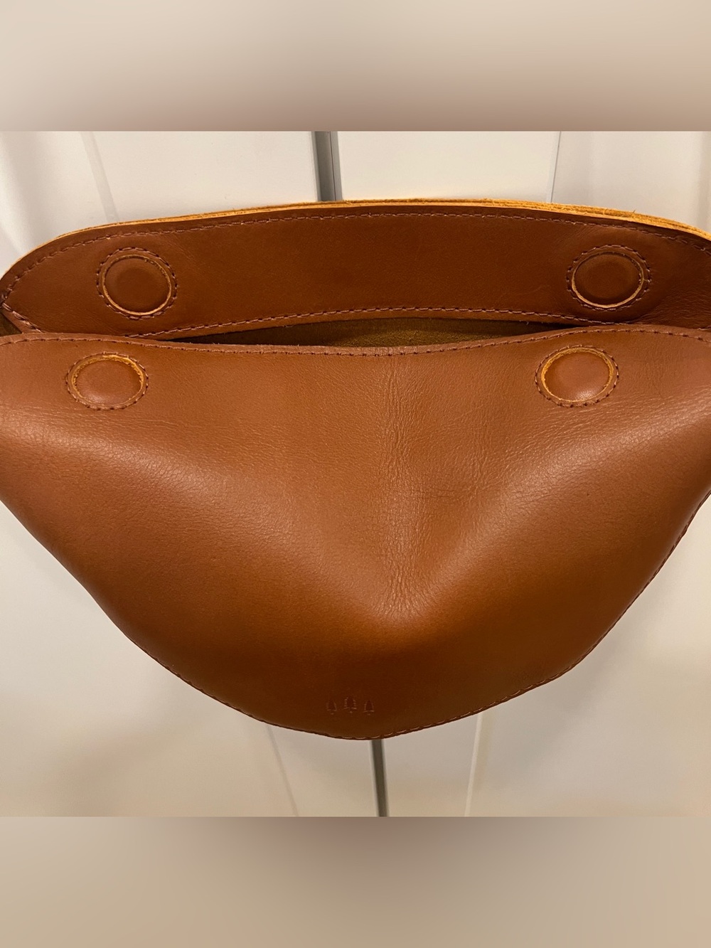 PORTLAND LEATHER GOODS MEDIUM KOALA SLING BAG, HONEY, *LIKE NEW* - Picture 9 of 15